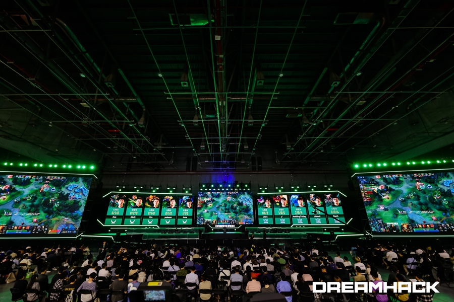 卡塔尔前场 卡塔尔前场